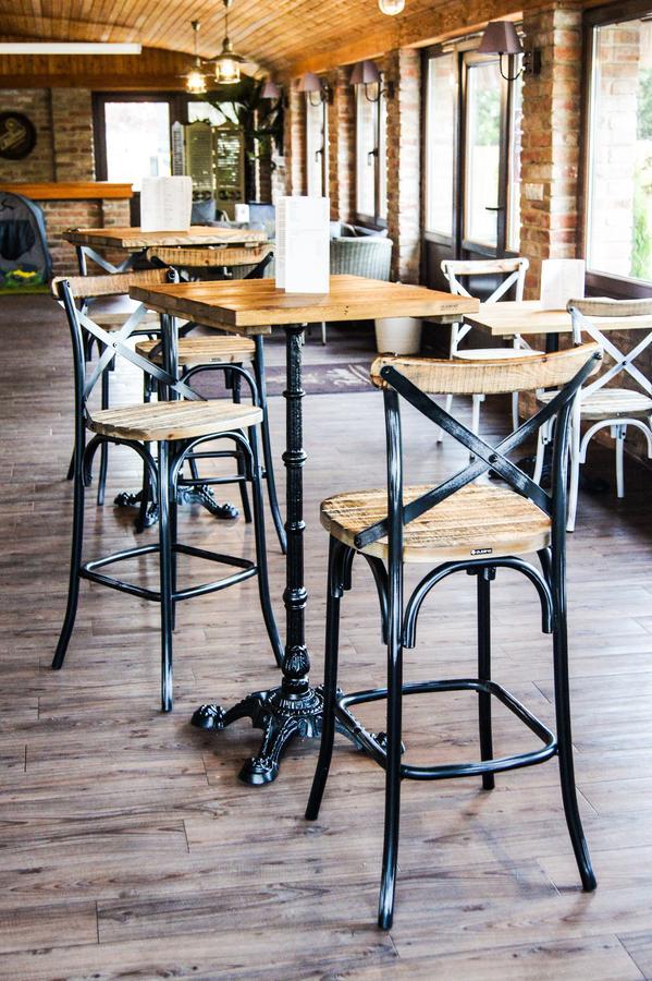 Kalvin Restaurant & Pension Rastislavice المظهر الخارجي الصورة